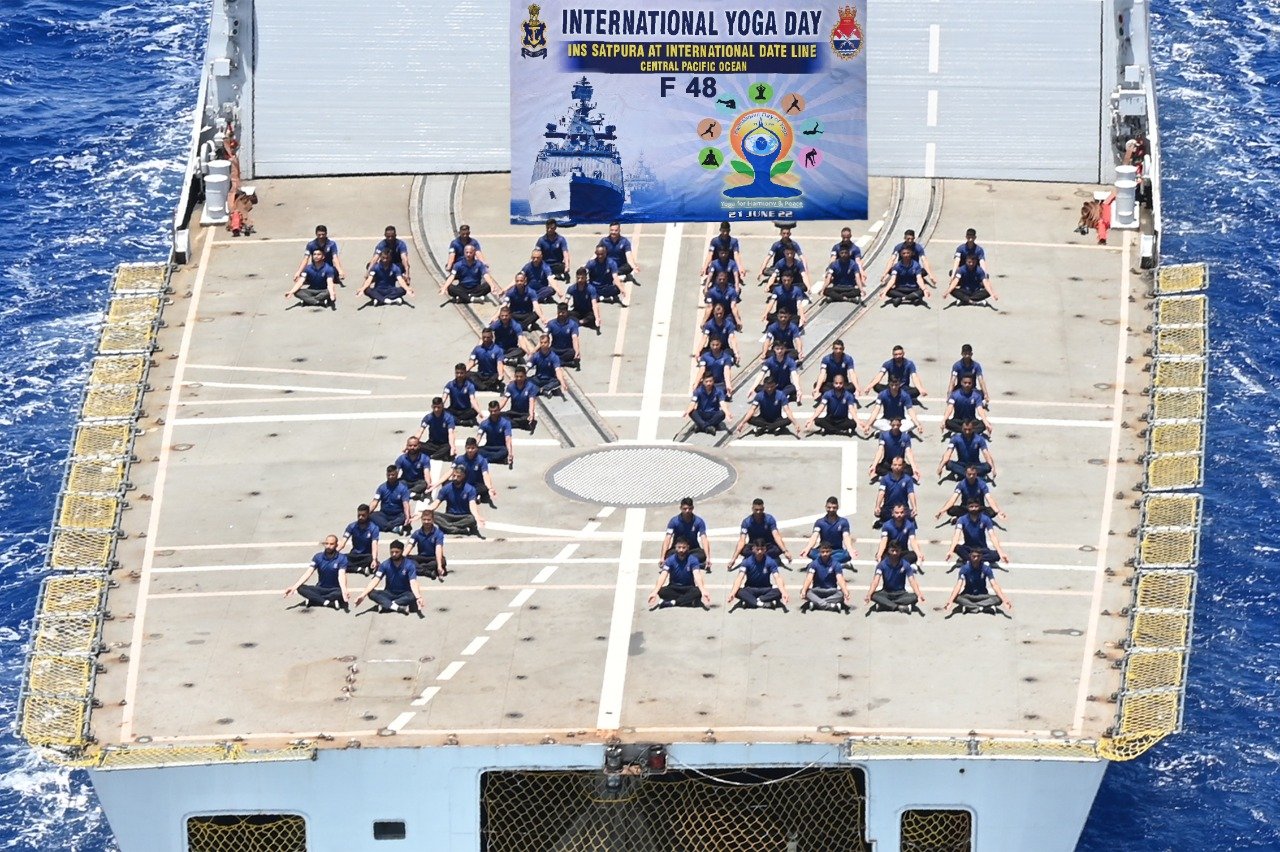 ನೌಕಾ ದಳದಿಂದ ಯೋಗ ದಿನ