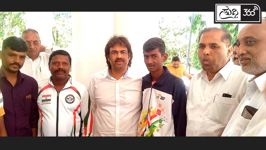 education-minister-wishes-squash-athlete-shashank